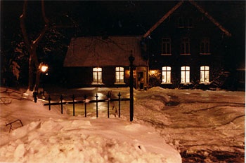 Villa Nøjsomheden 1981 when first it was snowing heavily, then came the rain and then the cold. The result was high snow with "a layer of candy"
