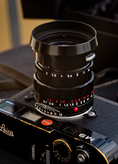 The original clip-on shade on the LHSA  edition of the 50mm APO-Summicron-M ASPH f/2.0