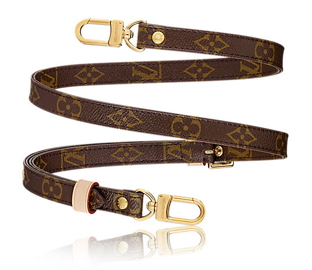 The Louis Vuitton Monogram Canvas strap no J52315 is made into a camera strap by cutting off the brass in each end and replacing them with O-rings. Length is about 125 cm extended fully. 