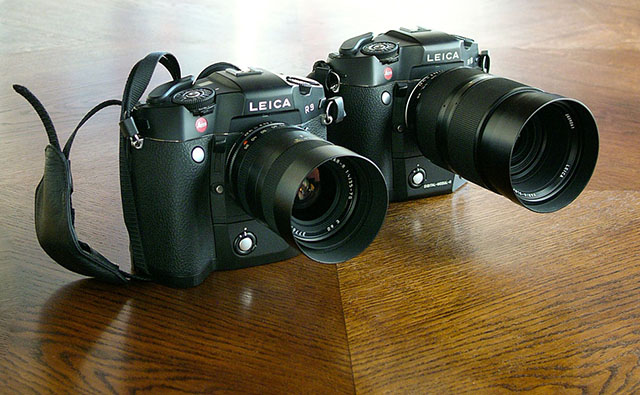 The Leica R9 and Leica R8 side-by side.. The one to the left has the R Motor Winder, the one to the right has the DMR. 