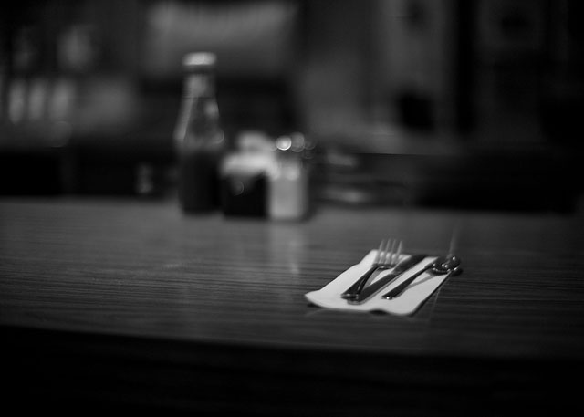 Diner 101 at Franklin Avenue in Hollywood, Los Angeles. Leica M9 with 50mm Noctilux-M f/1.0