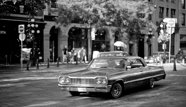 Promenade of the classic car on Water Street in Vancouver. Leica M240 with Leica 75mm Summilux-M f/1.4. © 2016 Thorsten Overgaard.