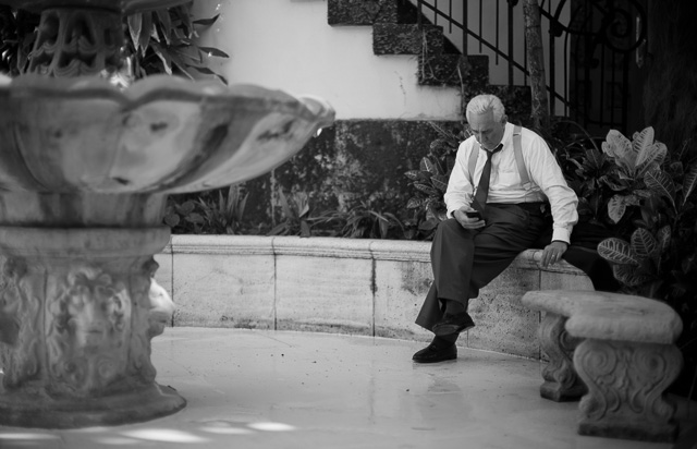 Roger Stone taking a break at Mar-A-Lago. He's been advisor for Nixon, Reagan, Trump and more. Leica M10 with Leica 50mm Noctilux-M ASPH f/0.95. © 2017 Thorsten Overgaard. 