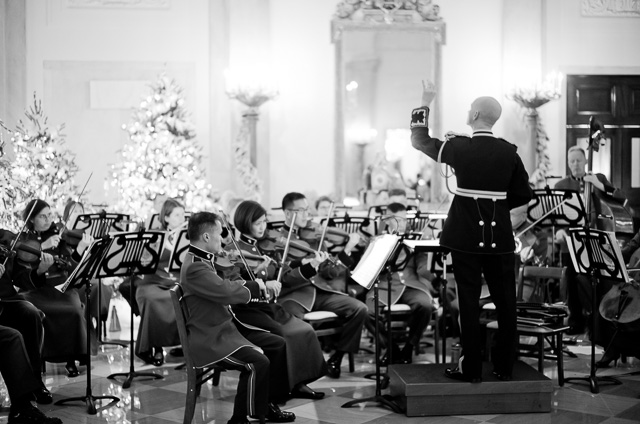 The orchestra played Christmas classics throughout the evening. Leica M10 with Leica 50mm Summilux-M ASPH f/1.4 BC. © 2017 Thorsten von Overgaard.