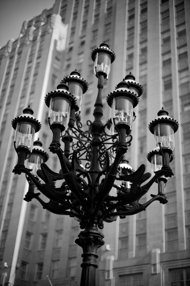 Another look at the Chase Park Plaza Royal Hotel in Sy. Louis, and the impressive gas lamps that flanks the streets arouind the hotel where Saks Fifth and other luxury stores once were (they've moved to a mall now, most of them). Leica M10 with Leica 50mm Noctilux-M ASPH f/0.95. © 2018 Thorsten von Overgaard.
