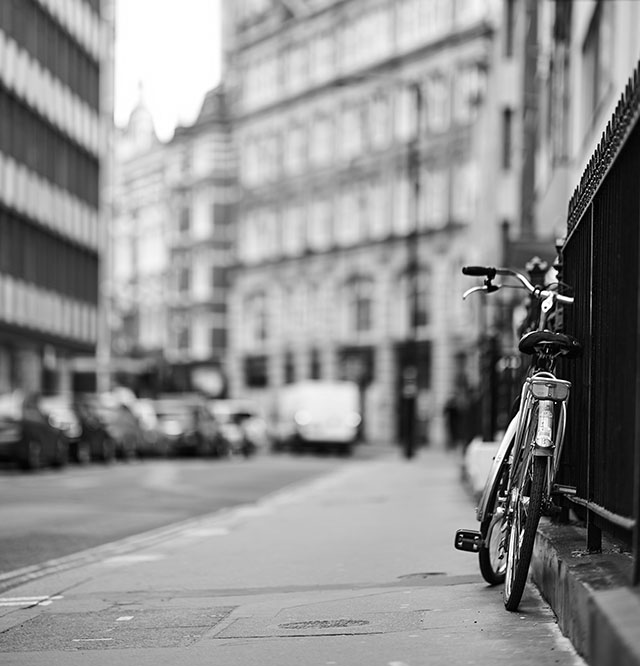 My daily bicycle photo, in London. Leica M10 with Leica 75mm Noctilux-M ASPH f/1.25. © 2018 Thorsten von Overgaard.