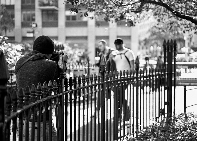Waiting for the decisive moment at Madison Square Park. Leica M10-P with Leica 50mm APO-Summicron-M ASPH f/2.0 LHSA. © Thorsten von Overgaard.