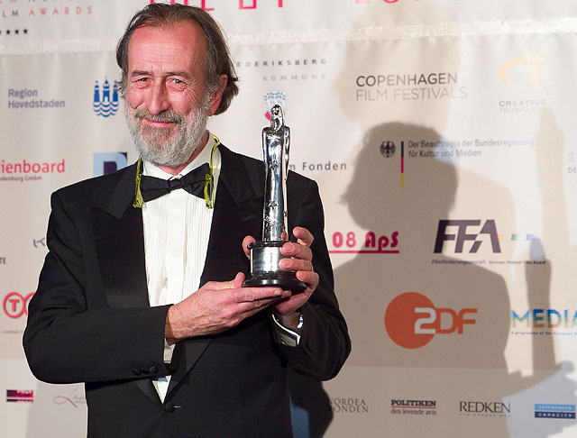 Marco Onorato receives an EUROPEAN CINEMATOGRAPHER 2008 award at European Film Awards at Forum on December 6, 2008 in Copenhagen, Denmark (Photo by Thorsten Overgaard/Getty Images). Leica R8 DMR with 35-70mm f/2.8 @ f/3.4, 400 ISO, 1/125 sec, Lightroom 2 RAW-conversion. © Thorsten Overgaard. 