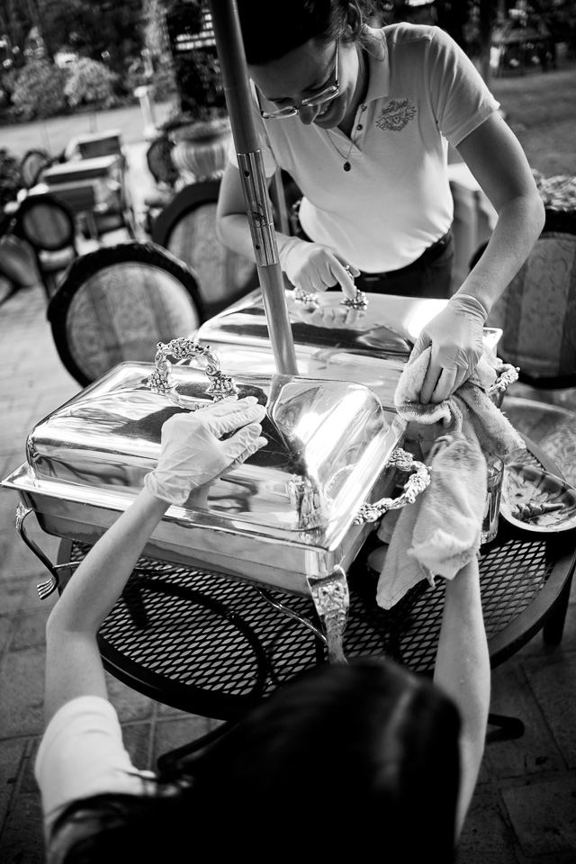 Preparing for Easter Dinner in the gaden in Hollywood. Sony A7. © Thorsten Overgaard. 