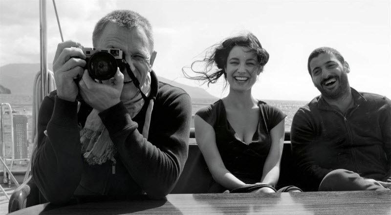 Daniel Craig with his Leica