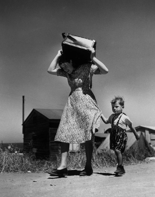 Spanish Civil War by Gerda Taro, 1936. 