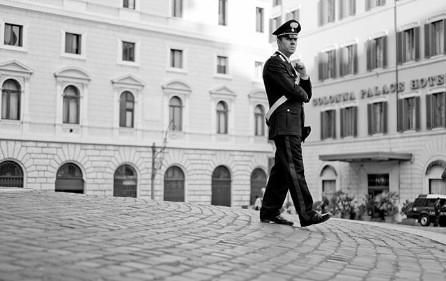 Leica TL2 with Leica 35mm Summilux-TL ASPH f/1.4 in Rome. © Thorsten Overgaard.