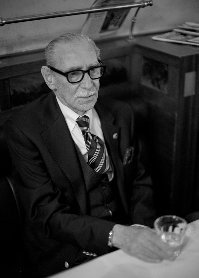 At the Cafe Manzini we met the über-stylish gentleman Efraim Habermann who is a German Jewish photographer who used to shoot with Leica. He thanked me for the Danish help smuggling Jews out of Europe during the World War II and we talked for quite a while. I got two of his books the day after. Leica M Type 240 with Leica 50mm Noctilux-M ASPH f/0.95.
