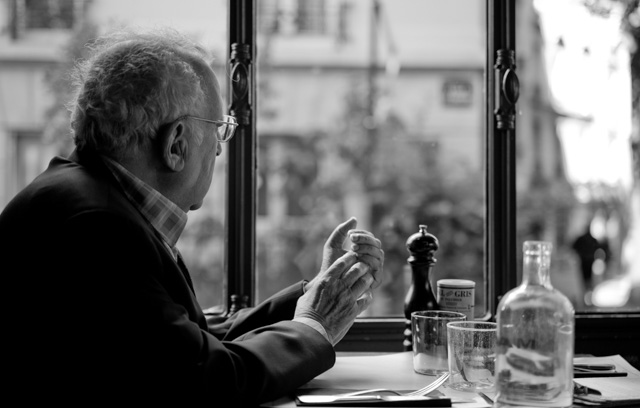 Cafe in Paris. Leica M-D 262 with Leica 50mm APO-Summicron-M ASPH f/2.0. © 2016 Thorsten Overgaard. 