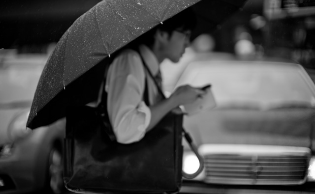  Rainy days in Tokyo, Japan. Leica M-D 262 with Leica 50mm Noctilux-M ASPH f/0.95. © 2016 Thorsten Overgaard.
