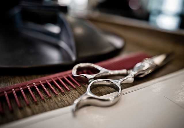 My hairdressers Japanese scissor in Macro mode. © Thorsten Overgaard. 