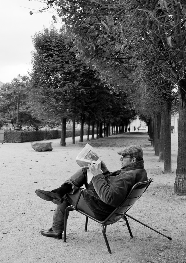 Palais Royal where people hang around and talk or read. Leica Q. © 2015 Thorsten Overgaard.   