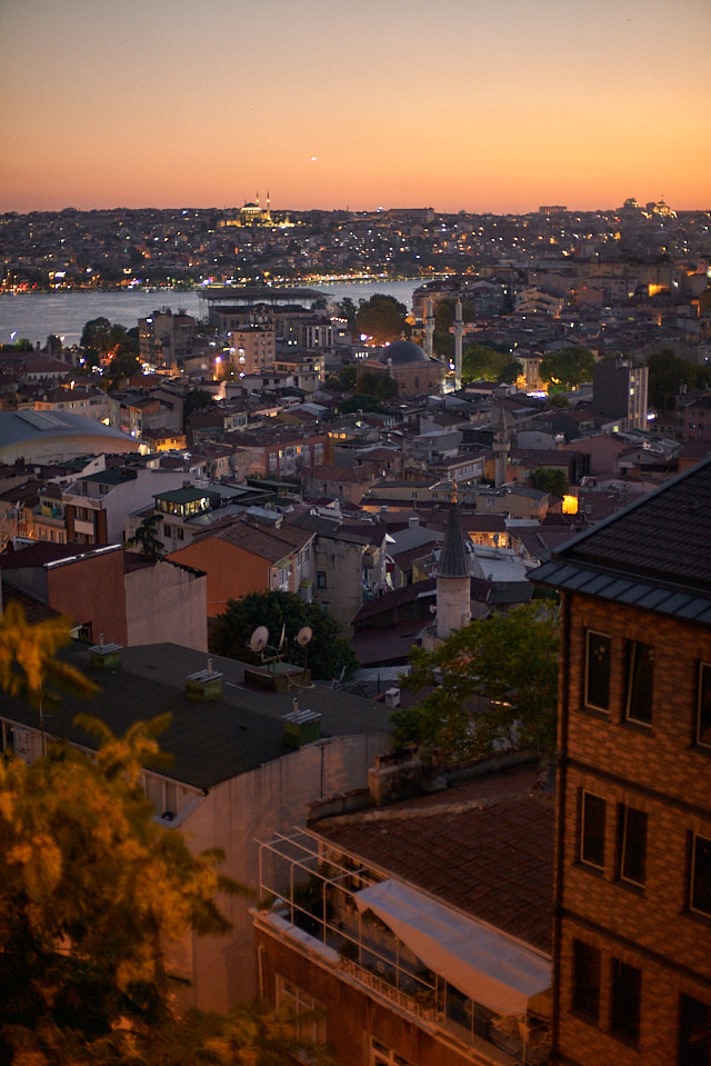 Sunset over Istanbul. Leica SL2 with Leica 50mm Noctilux-M ASPH f/0.95. © Thorsten Overgaard. 