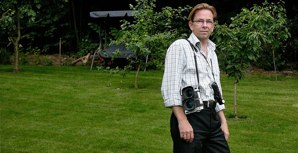 Thorsten Overgaard with Double Leica Digilux 2 sertup