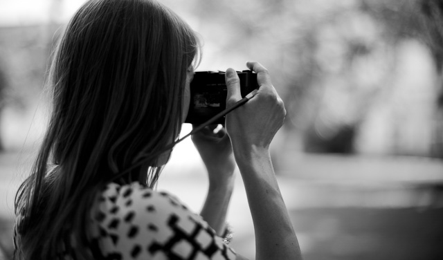 Lisa Kutzelnig with her Leica. Leica M9 with Leica 50mm Noctilux f/1.0. © Thorsten Overgaard. 