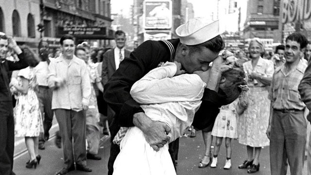V-J Day in Times Square by Alfred Eisenstaedt (1945).