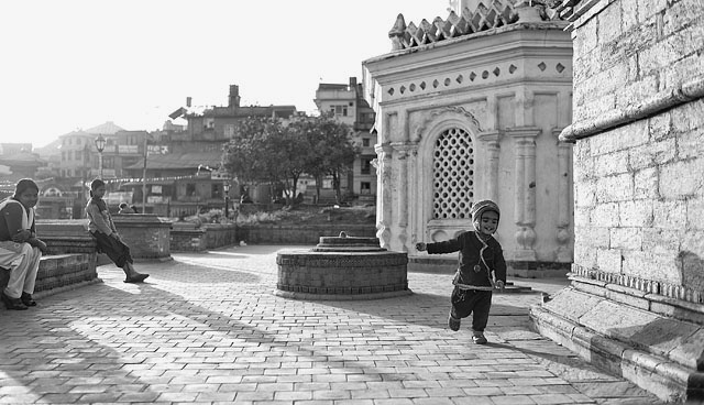 Pashupatinath Temple in Kathmandou, Nepal. Leica M 240 with Leica 35mm Summilux-M ASPH f/1.4. © 2012 - 2016 Thorsten Overgaard. 