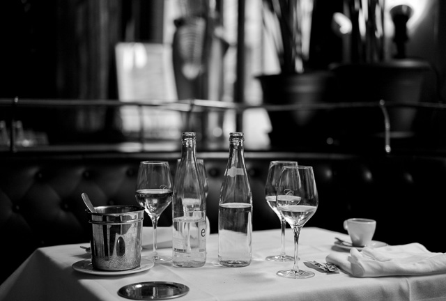 Restaurant "Le Grand Colbert" in Paris, May 2016. Leica M9 with Leica 50mm APO-Summicron-M ASPH f/2.0. © 2016 Thorsten Overgaard.