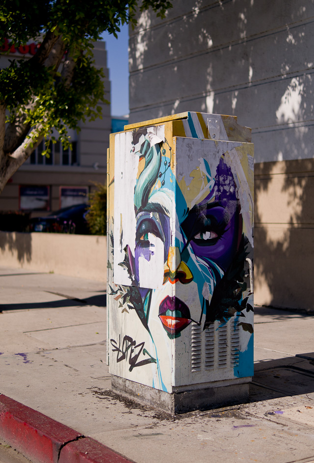 Three-dimensional = Having the three dimensions of height, width and depth. Melrose Avenue in Los Angeles. Leica TL2 with Leica 35mm Summilux-TL ASPH f/1.4. © 2017 Thorsten Overgaard.