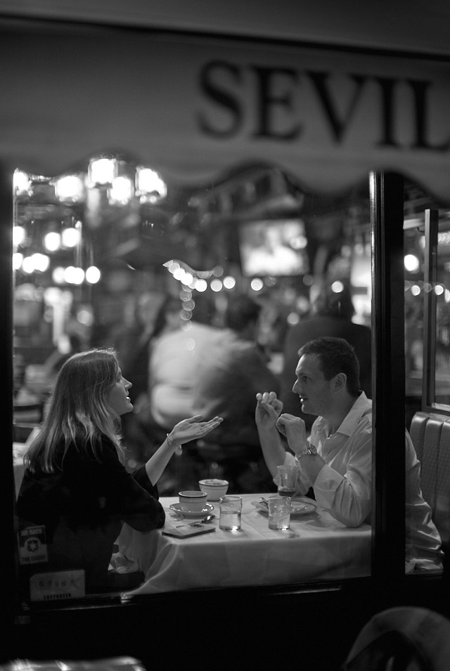 Restaurant Sevilla, New York. Leica M11 with Leica 50mm Noctilux f/0.95. © Thorsten Overgaard.

