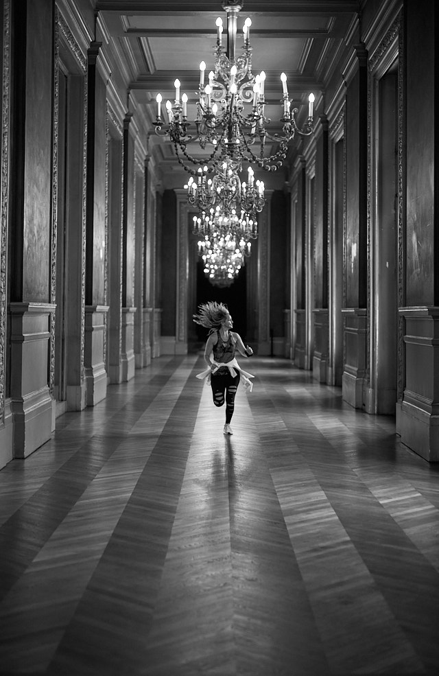 "Running in the Opera" in Paris 2021. Leica M10-P with Leica 50mm Summilux ASPH f/1.4. ©Thorrsten Overgaard. 

