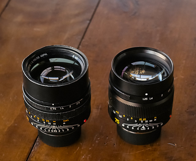 The 50mm Noctilux f/0.95 vs 7artisans 75mm compares in size and weight. © Thorsten Overgaard. 
