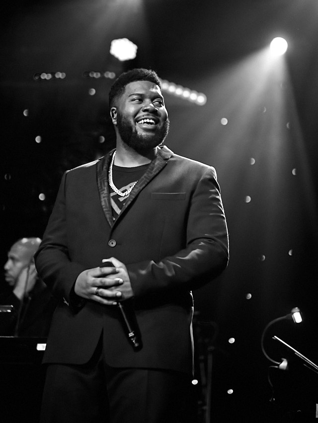 Khalid performs at the Clive Davis Pre-Grammys Gala 2020. Leica M10-P with 50mm Summilux-M ASPH f/1.4 BC. © Thorsten Overgaard. 