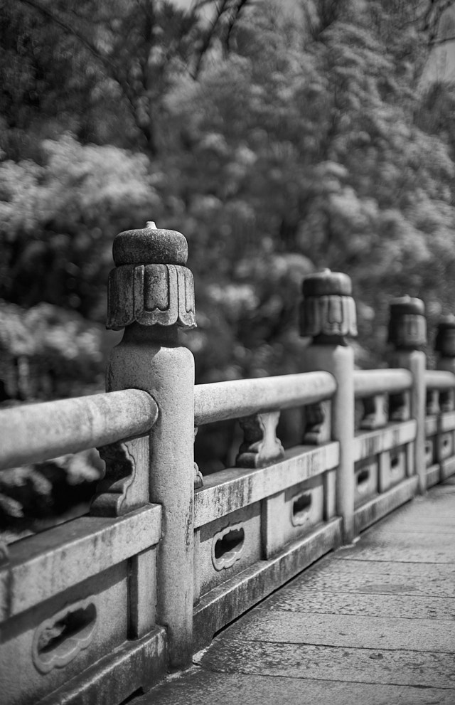 Otanihonbyoentsu Bridge in Kyoto. Leica M10-R with Leica 50mm Noctilux-M f/0.95. © Thorsten Overgaard. 