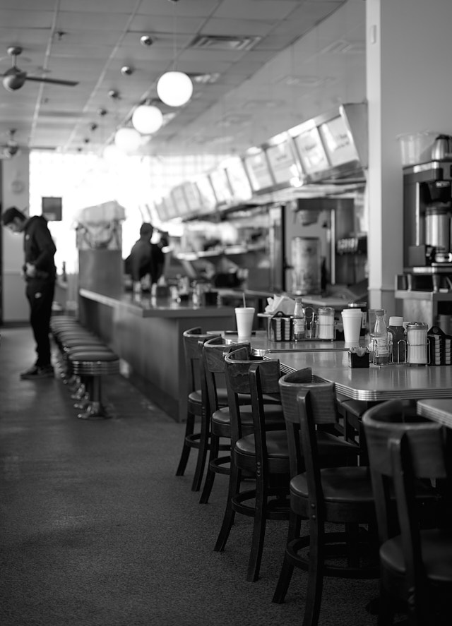 Majestic Diner in Atlanta. Leica M10-R with Leica 50mm APO-Summicron-M ASPH f/2.0 LHSA. © Thorsten Overgaard.