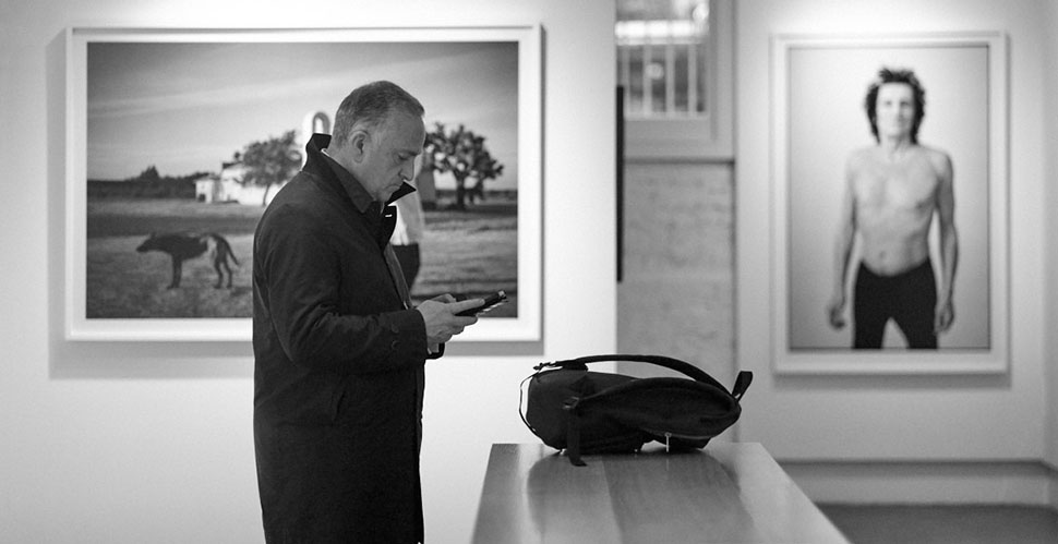 Charlie Gray exhibition in the Leica Gallery London. Leica M10-R with Leica 90mm APO-Summicron-M ASPH f/2.0. © Thorsten Overgaard. 