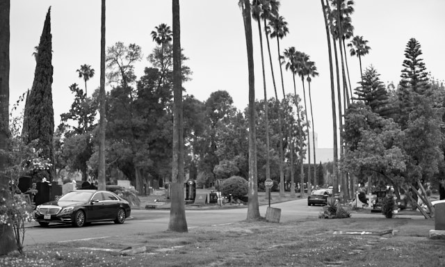 The Hollywood Forever graveyears is acutally a drive-in graveyard. I didn't think much of it to begin with, but I don't recall having see any other graveyeards where you can drive up to the grave and park the car next to it. Leica M10-P and Leica 50mm Noctilux-M ASPH f/0.95 FLE. © Thorsten Overgaard. 