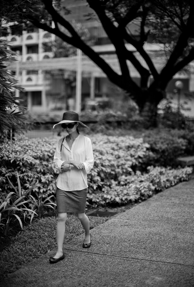 Early walk in the park in Manila. Leica M 240 with Leica 50mm Noctilux-M ASPH f/0.95. © 2015-2016 Thorsten Overgaard.