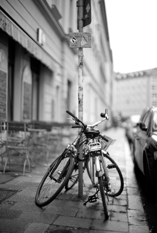 Bicycle kiss Leica M 246 sample photos