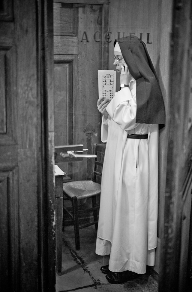 "1-800-CONFESSIONS" at Notre Dame de Victory in Paris, May 2015. Leica M 246 with Leica 50mm APO-Summicron-M ASPH f/2.0. 