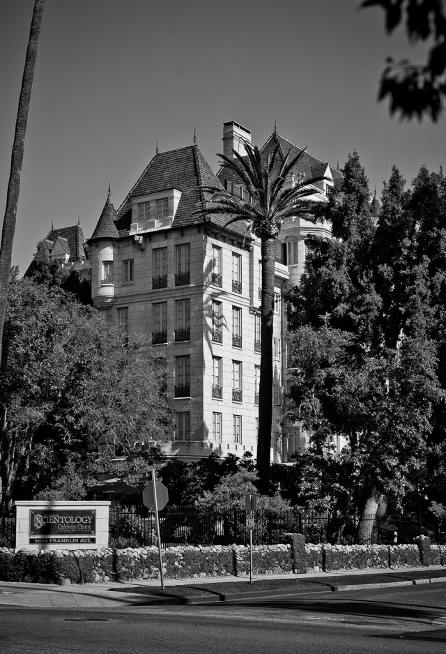 Church of Scientology Celebrity Centre in Los Angeles. Leica M10 with Leica 50mm Noctilux-M ASPH f/0.95 © Thorsten Overgaard. 