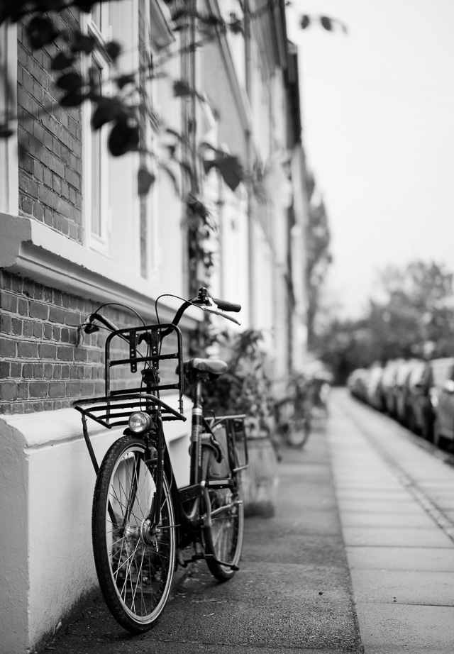 I walked by my childhood home in Aarhus. I was born in this building in Absalonsgade in Aarhus, and we lived here for a year before moving outside the city. © 2017 Thorsten Overgaard.