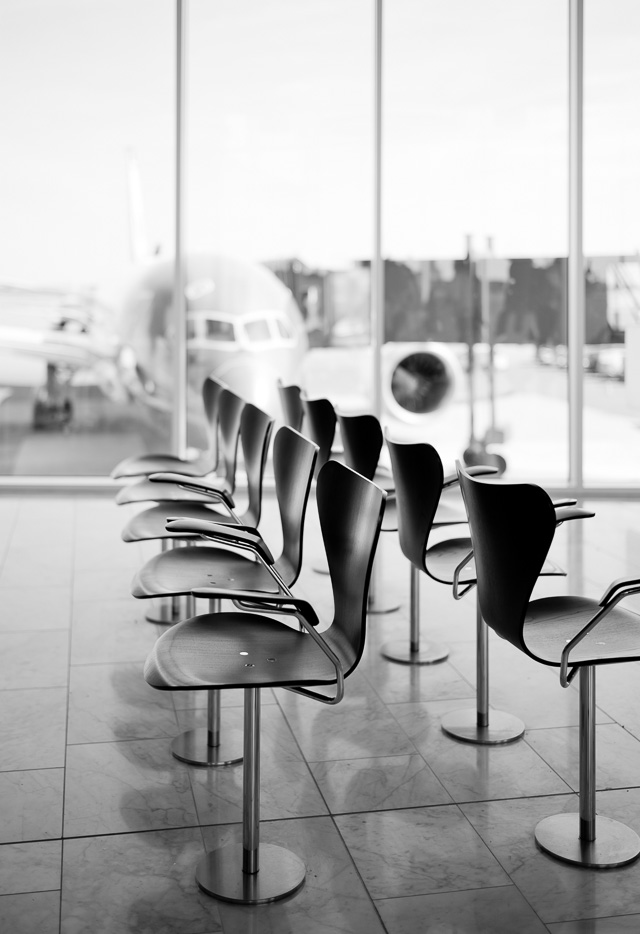 A moment of Danish Design in the Copenhagen Airport. The chairs designed by Arne Jacobsen throughout the new airport terminal. © Thorsten Overgaard. 