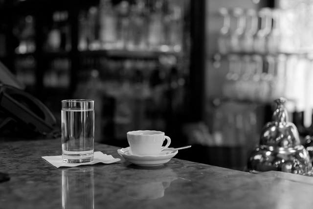 Brunch in New York. Leica M10 with Leica 50mm Noctilux-M ASPH f/0.95. © 2017 Thorsten von Overgaard.