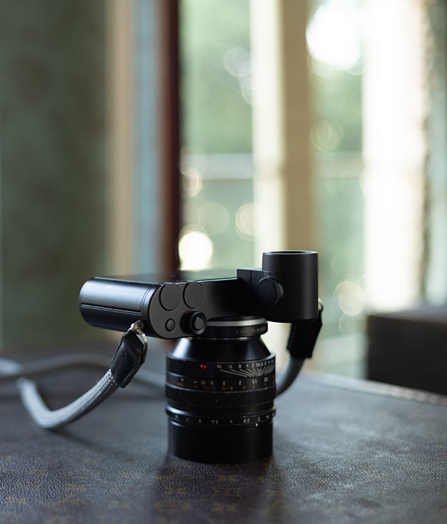 Having fun with the Leica TL2, with diferent lenses attached to it, by the use of adapters. Here it is with the Leica 50mm Noctilux-M ASPH f/0.95 and an EVF for manual focusing. © Thorsten Overgaard.