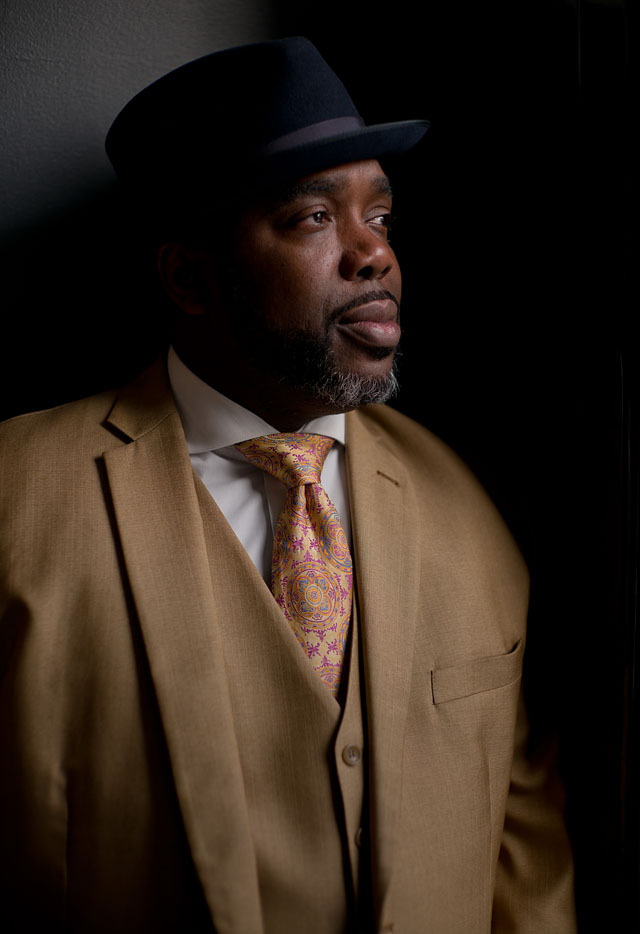 American gospel singer Jesse Stevenson, New York 2016. Leica M 240 with Leica 50mm Noctilux-M ASPH f/0.95 @ f/2.0. 200 ISO, 1/1000 sec. © Thorsten Overgaard (hat from JJ Hat Center on 5th Ave).