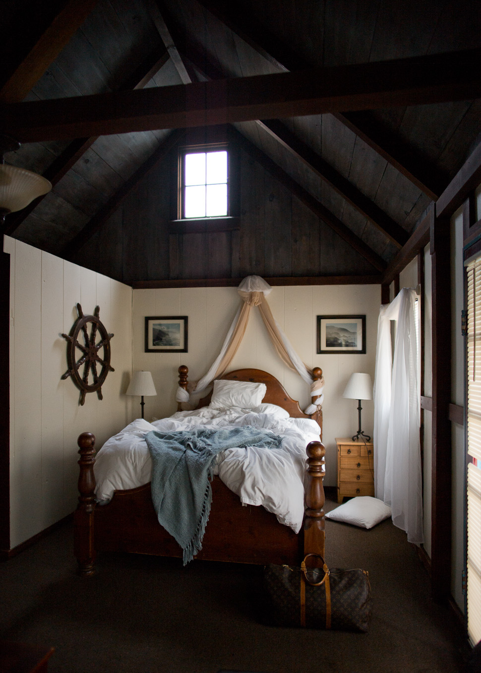 Staying the night in one of the ten cottages in Lucia Lodge on the hillside of Highway 1. So far from everything they close the restaurant at 6pm and there is no cell signal. So we slept 11 hours straight ... I guess we needed it. Leica M 240 with Leica 21mm Summilux-M ASPH f/1.4