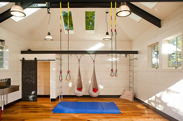 A home gym in the garage