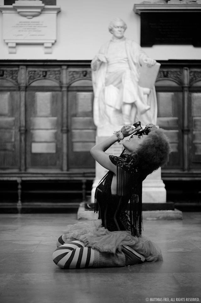 Rock'n'roll and floored with enthusiasm: Photographing the holy halls of Cambridge. Photo by Matthias Frei. Leica M Monochrom with Leica 50mm APO-Summicron-M ASPH f/2.0.