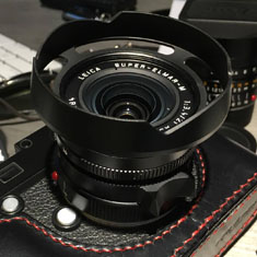 This ventilated lens shade also fits the 21mm Super-Elmarit-M ASPH f/3.4.