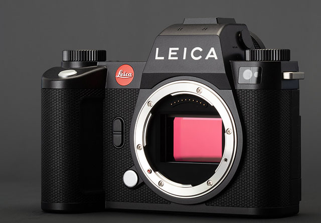 The Leica L lens mount on the Leica SL3 is 51.6mm in diameter. 